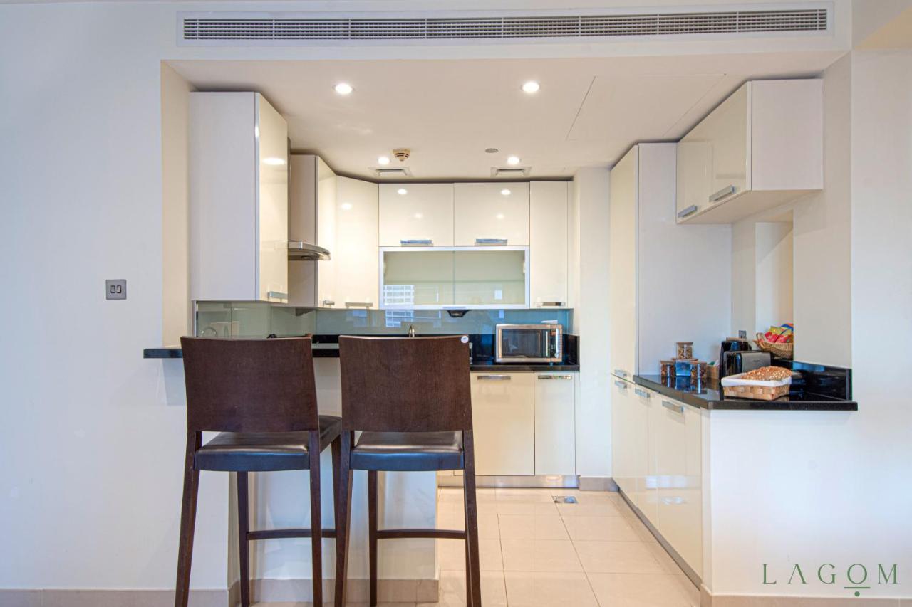 Songs Of The Lake By Lagom - Bonnington Apartment Jumeirah Lake Towers, Dubai Bagian luar foto