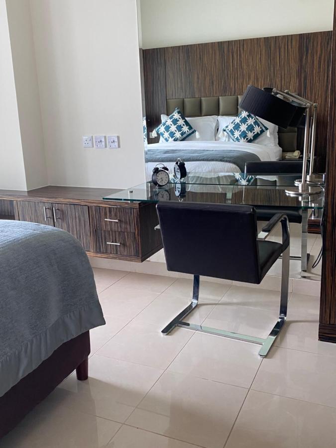 Songs Of The Lake By Lagom - Bonnington Apartment Jumeirah Lake Towers, Dubai Bagian luar foto